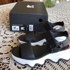 Sorel Kinetic Impact Y-Strap High Sandal
Black,Sea Salt new w/box